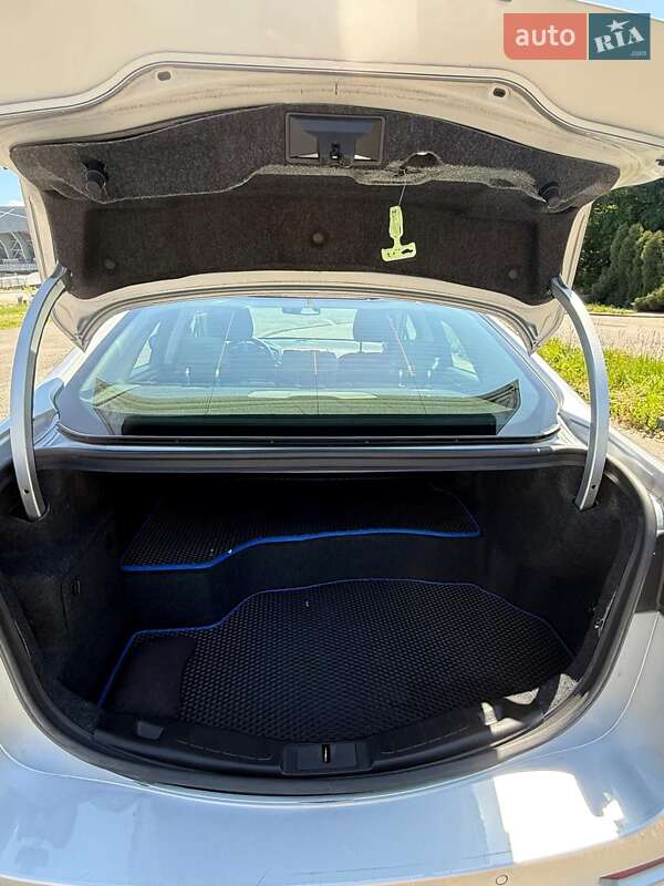 Седан Ford Fusion 2019 в Львове