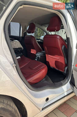 Седан Ford Fusion 2014 в 