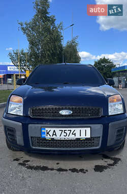 Хэтчбек Ford Fusion 2010 в 