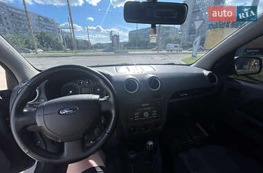 Хэтчбек Ford Fusion 2010 в 