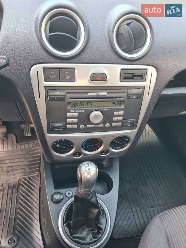Хэтчбек Ford Fusion 2007 в Звягеле