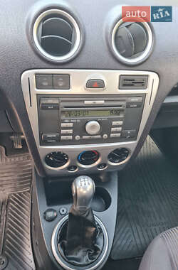 Хэтчбек Ford Fusion 2007 в 