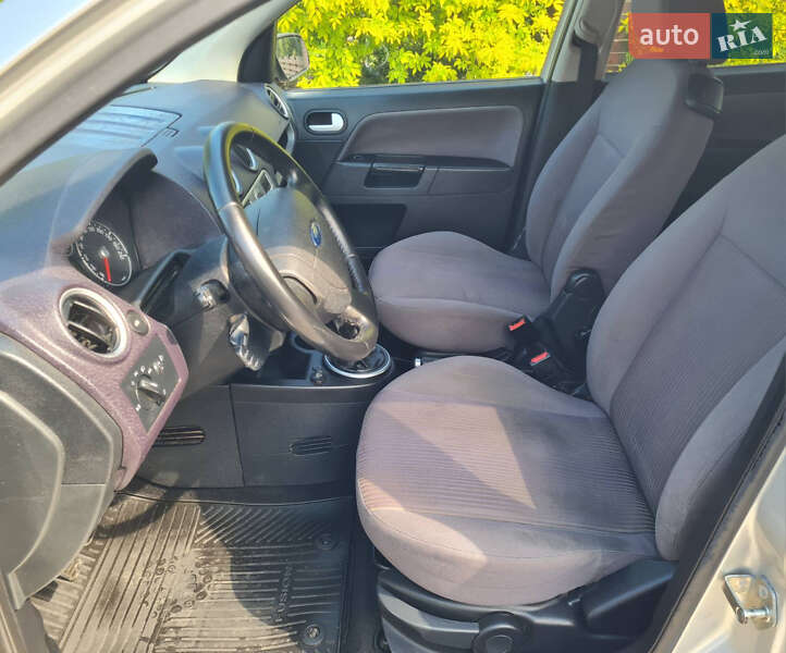 Хэтчбек Ford Fusion 2007 в Звягеле