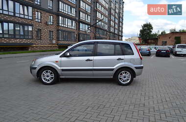 Хэтчбек Ford Fusion 2008 в 