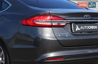 Седан Ford Fusion 2016 в 