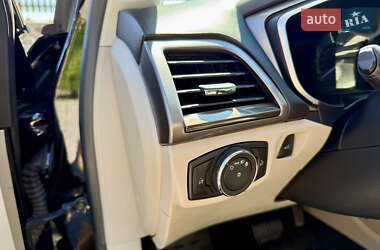 Седан Ford Fusion 2019 в 