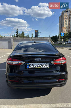 Седан Ford Fusion 2019 в 
