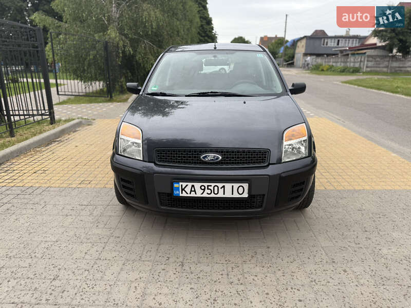 Хэтчбек Ford Fusion 2006 в Киеве