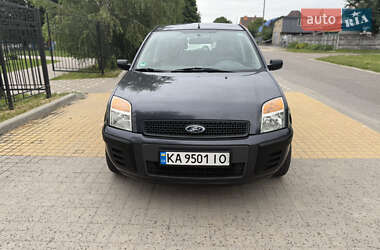 Хэтчбек Ford Fusion 2006 в 