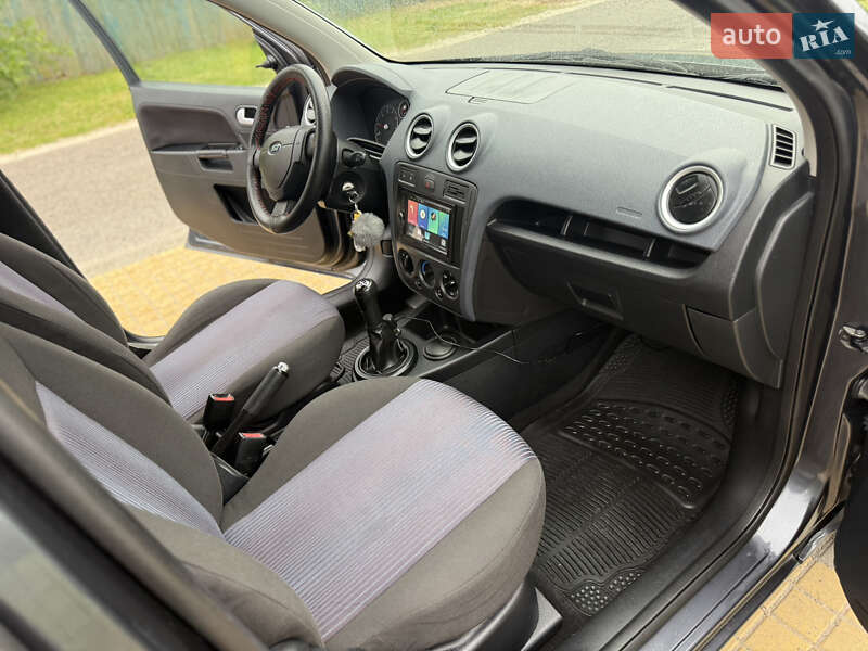Хэтчбек Ford Fusion 2006 в Киеве
