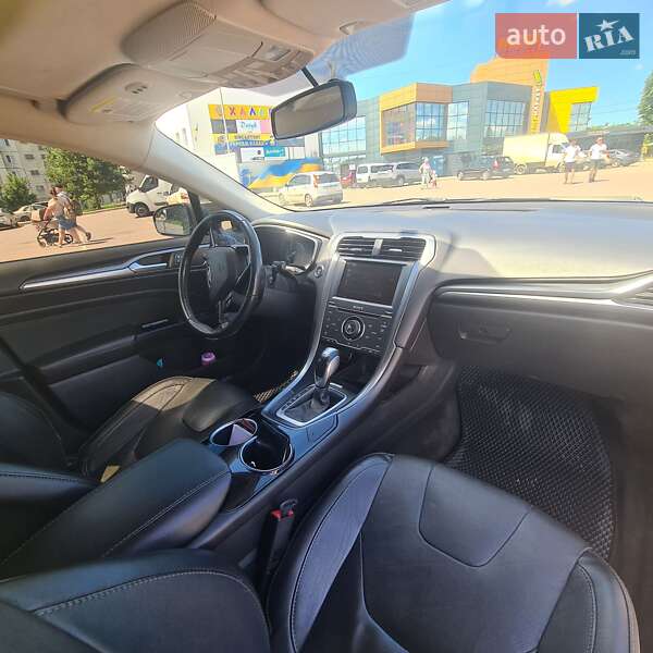 Седан Ford Fusion 2013 в Сумах