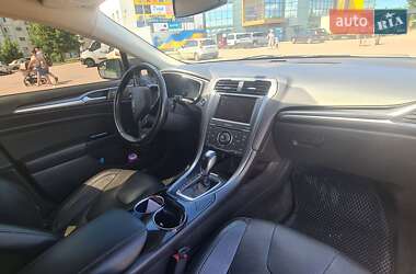 Седан Ford Fusion 2013 в 