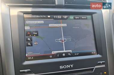 Седан Ford Fusion 2013 в 