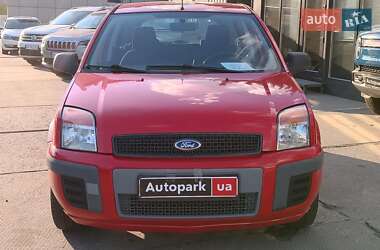Хэтчбек Ford Fusion 2011 в 