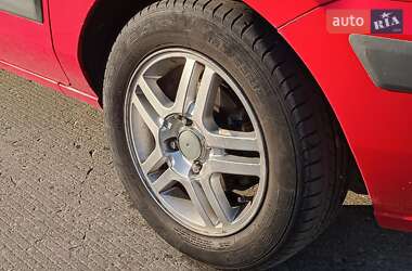 Хэтчбек Ford Fusion 2011 в 