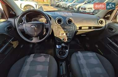 Хэтчбек Ford Fusion 2011 в 