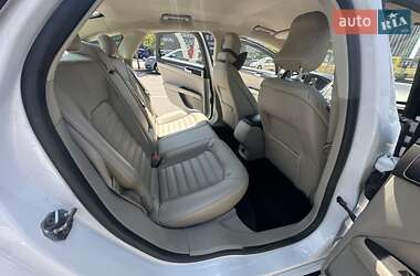 Седан Ford Fusion 2016 в 