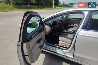 Седан Ford Fusion 2016 в 