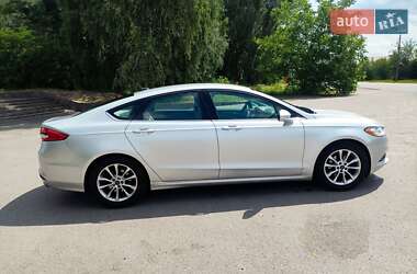 Седан Ford Fusion 2016 в 