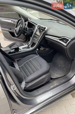 Седан Ford Fusion 2012 в 