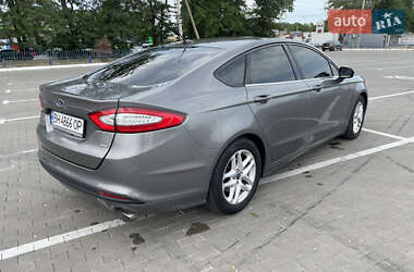 Седан Ford Fusion 2012 в 