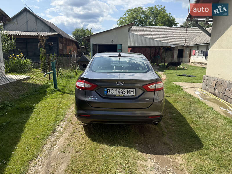 Седан Ford Fusion 2015 в Стрые