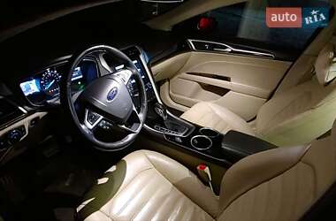 Седан Ford Fusion 2013 в 