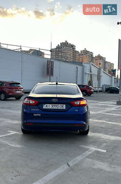 Седан Ford Fusion 2013 в 