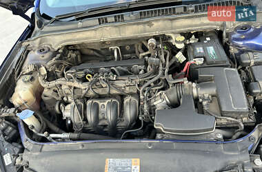 Седан Ford Fusion 2013 в 