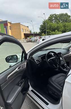 Седан Ford Fusion 2013 в Черновцах