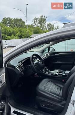 Седан Ford Fusion 2013 в Черновцах