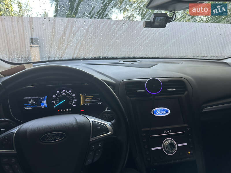 Седан Ford Fusion 2019 в Львові