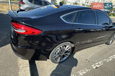 Седан Ford Fusion 2019 в Львове