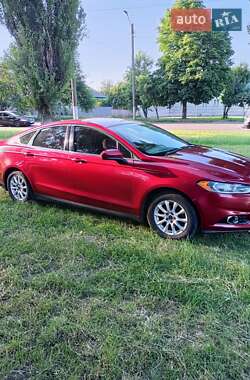 Седан Ford Fusion 2016 в 