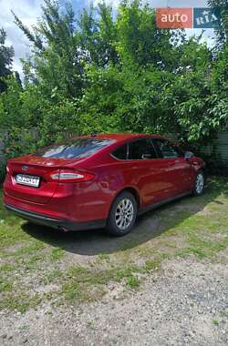 Седан Ford Fusion 2016 в 