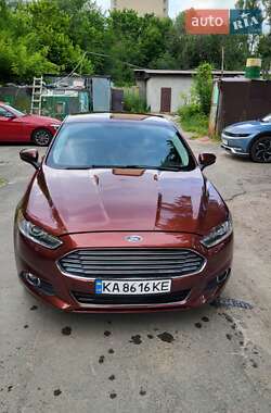 Седан Ford Fusion 2016 в 