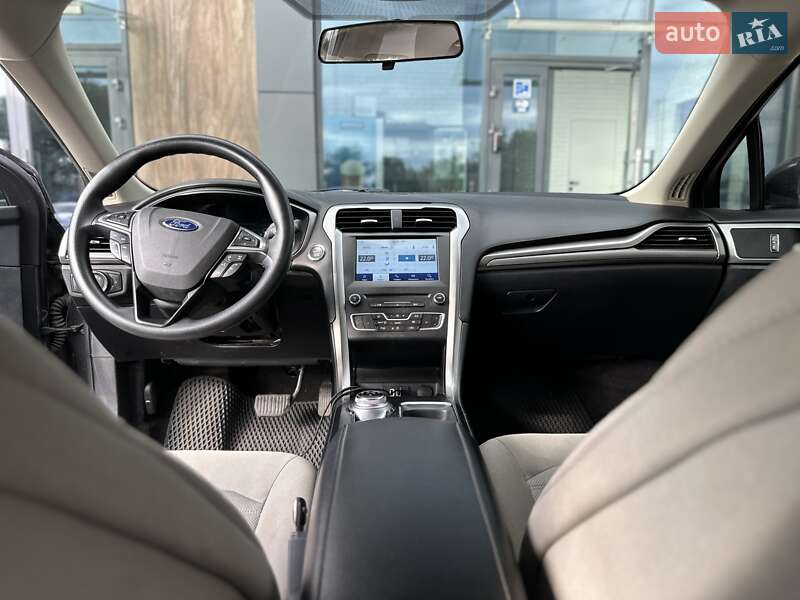 Седан Ford Fusion 2016 в Києві