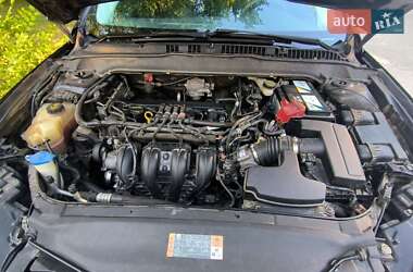 Седан Ford Fusion 2015 в 