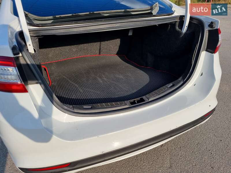 Седан Ford Fusion 2015 в Вінниці