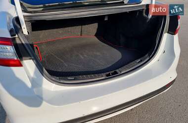 Седан Ford Fusion 2015 в 