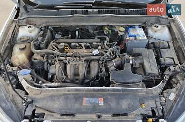 Седан Ford Fusion 2015 в 
