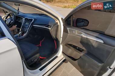 Седан Ford Fusion 2015 в 