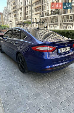 Седан Ford Fusion 2016 в 