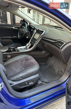 Седан Ford Fusion 2016 в 