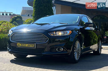 Седан Ford Fusion 2015 в 