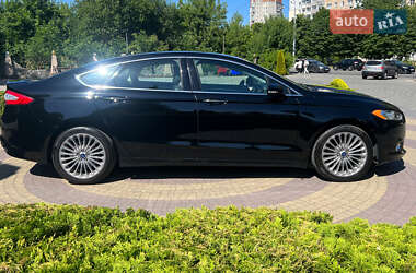 Седан Ford Fusion 2015 в 