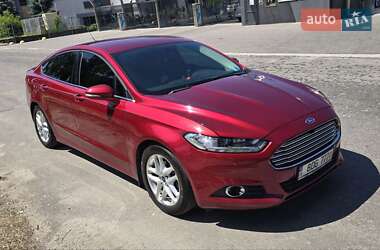 Седан Ford Fusion 2016 в 