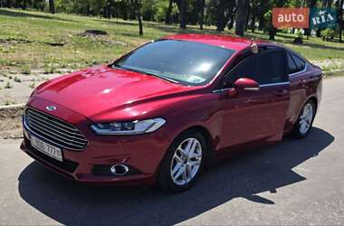 Седан Ford Fusion 2016 в 