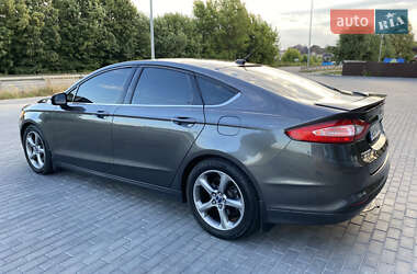Седан Ford Fusion 2015 в 