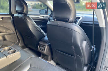 Седан Ford Fusion 2015 в 